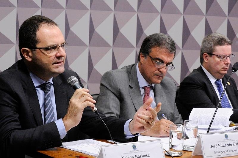 Comiss&atilde;o do impeachment no Senado ouve defesa da presidente Dilma nesta sexta