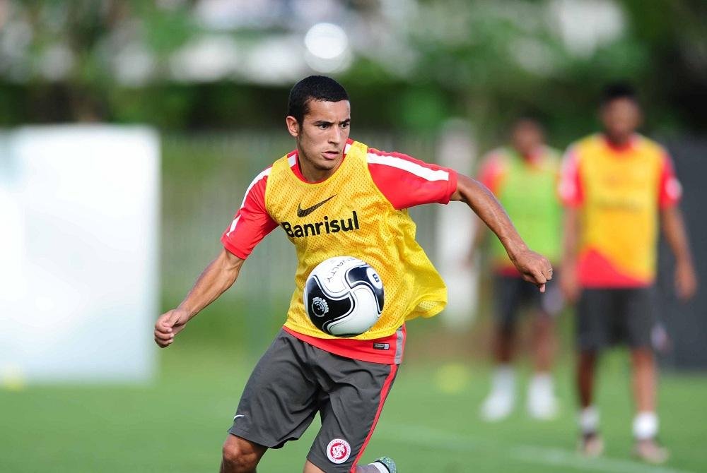 William pode ser novidade no Inter contra Juventude