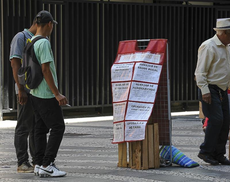 Desemprego no primeiro trimestre &eacute; o maior desde 2012 