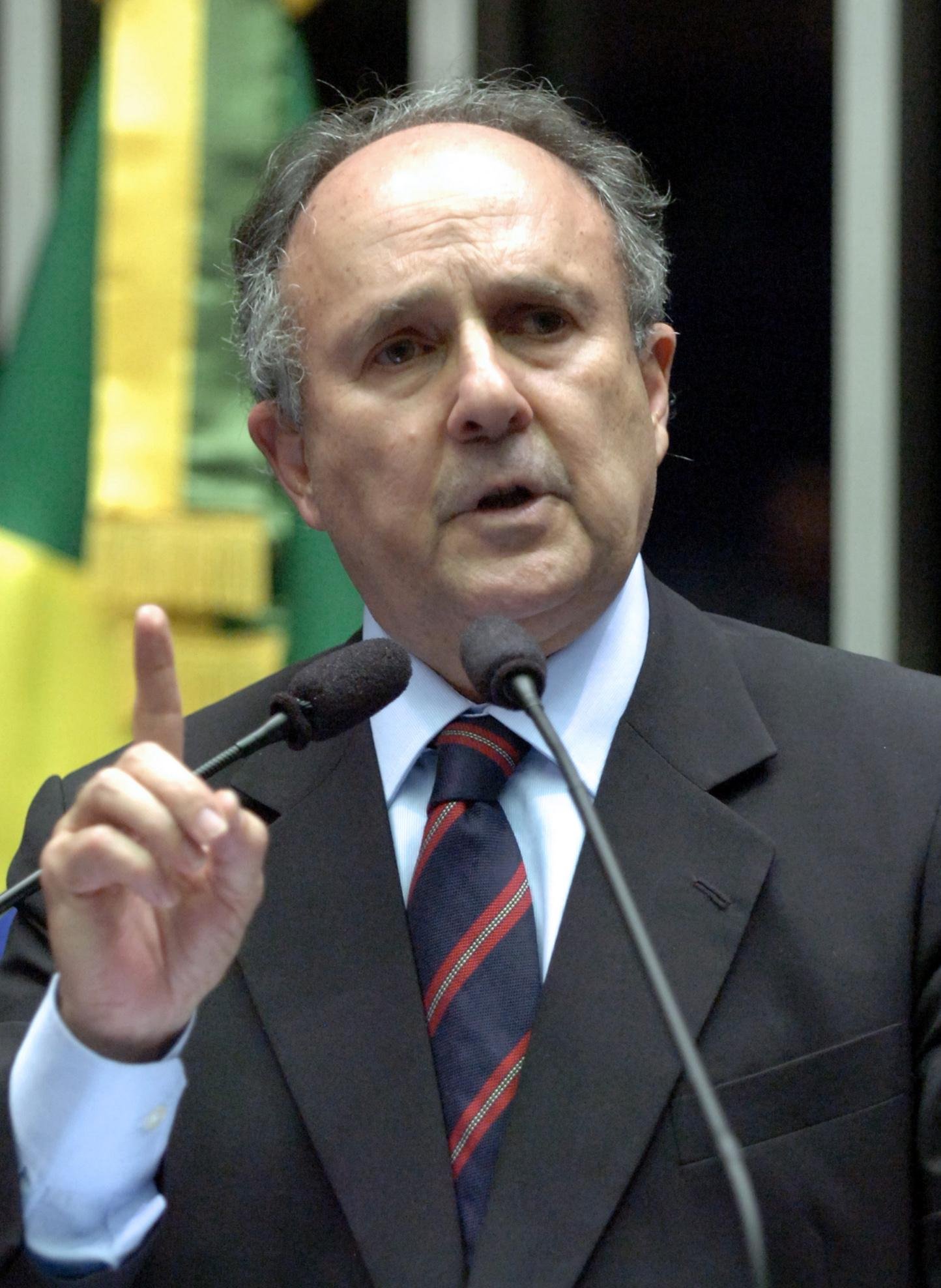 Nome de senador seria o mais cotado para assumir pasta da Cultura