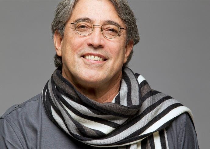 Espet&aacute;culo repassa a carreira do artista carioca