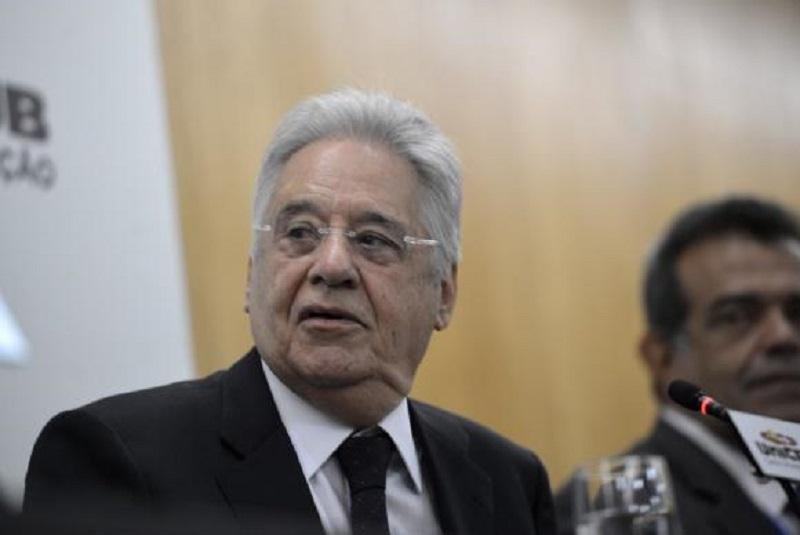 Ex-presidente deixou sede de forma discreta ap&oacute;s dar explica&ccedil;&otilde;es no caso Miriam Dutra