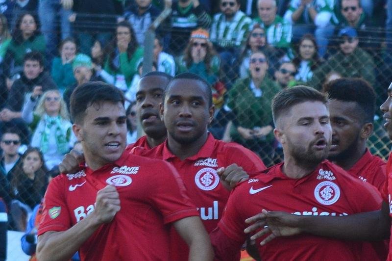 Jogadores do Inter destacaram manuten&ccedil;&atilde;o do placar com um a menos