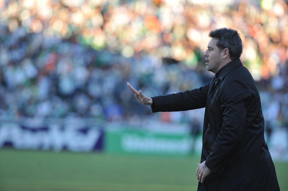 Apesar da vit&oacute;ria, Pellegrini prega cautela e responsabilidade na reta final
