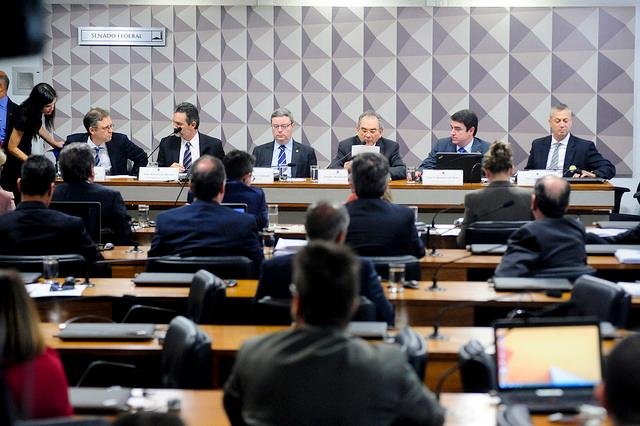 Indicados pela oposi&ccedil;&atilde;o falam hoje na comiss&atilde;o de impeachment no Senado