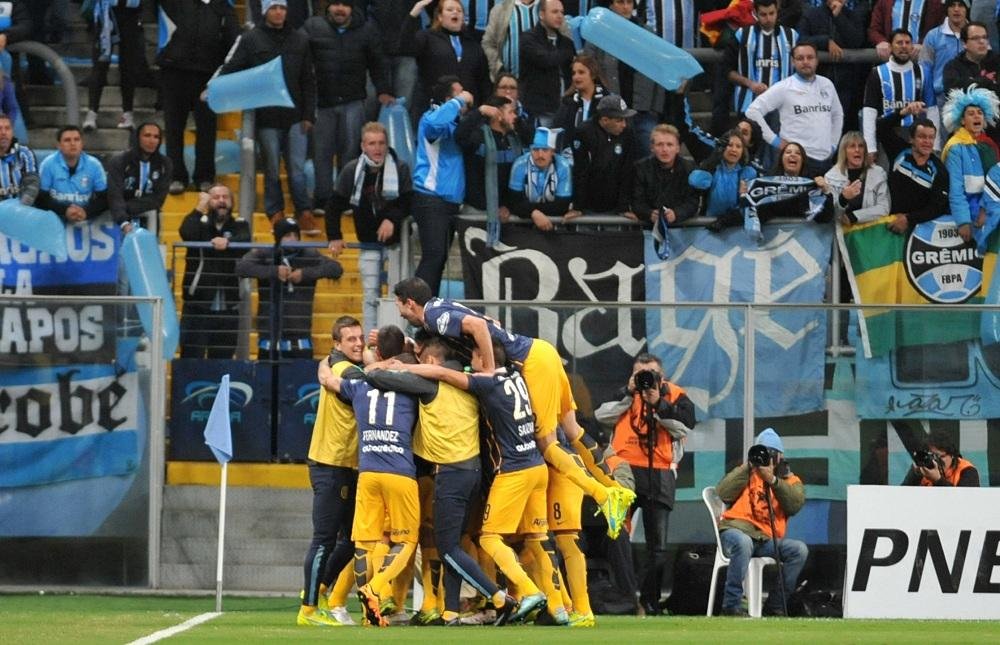 Ap&oacute;s derrota na Arena, Gr&ecirc;mio precisa agora vencer na Argentina