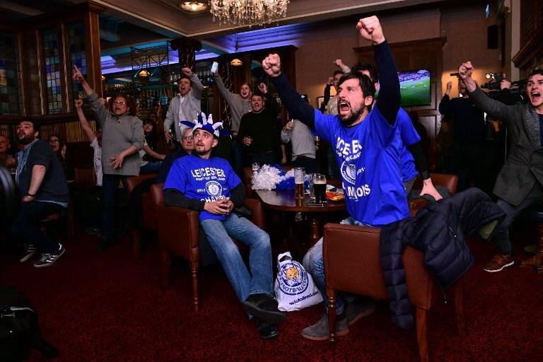 Torcedores comemoram t&iacute;tulo do Leicester
