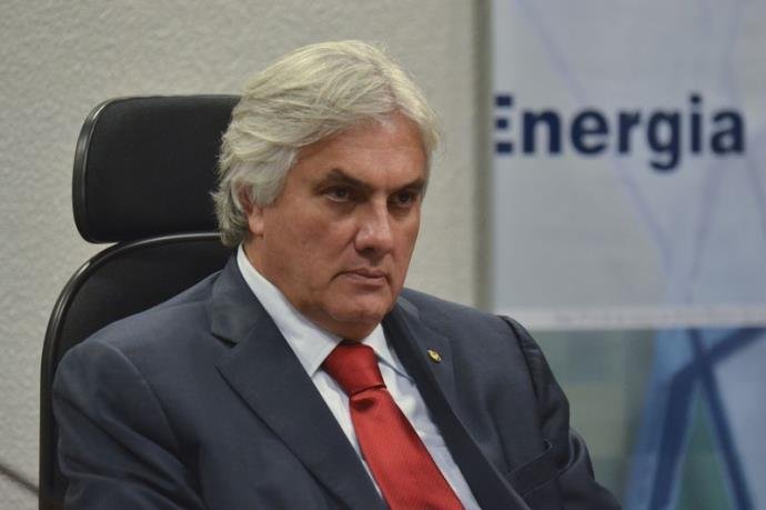 Delc&iacute;dio informou que houve suposto pagamento de propina na Petrobras durante governo FHC