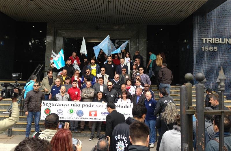 Servidores da Seguran&ccedil;a reivindicam bloqueio de contas do RS contra parcelamento de sal&aacute;rios
