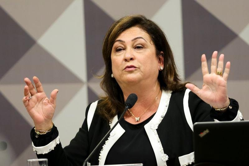 K&aacute;tia Abreu diz que pretende ser correspons&aacute;vel se Dilma for afastada