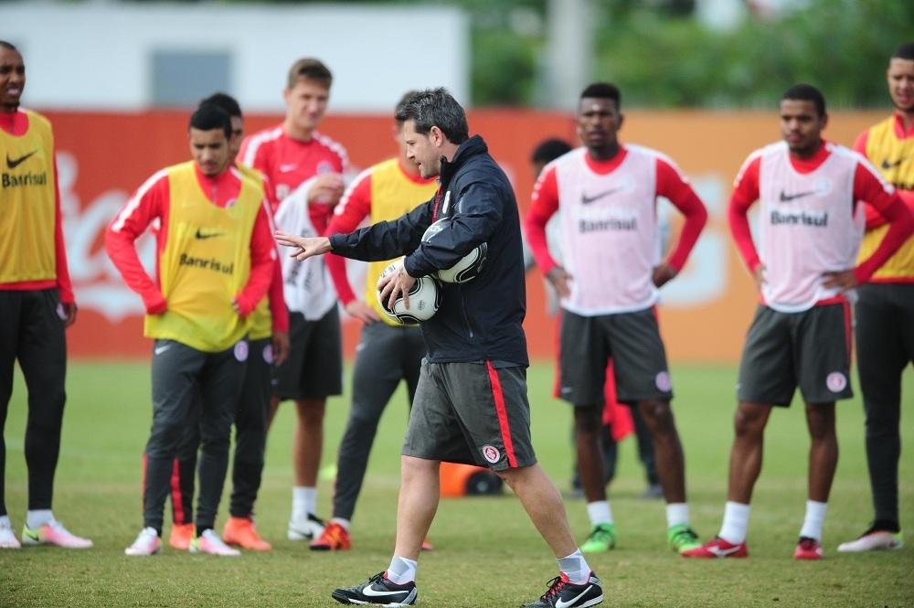 Argel deve comandar um treino fechado no Beira-Rio