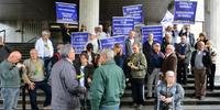 Funcionários e aposentados protestaram contra déficit bilionário do fundo de pensão 