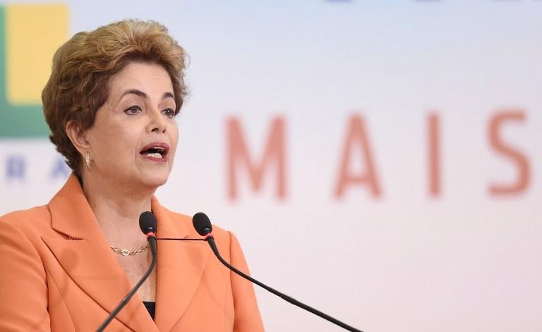  "N&atilde;o contem com ren&uacute;ncia", diz Dilma &agrave; BBC