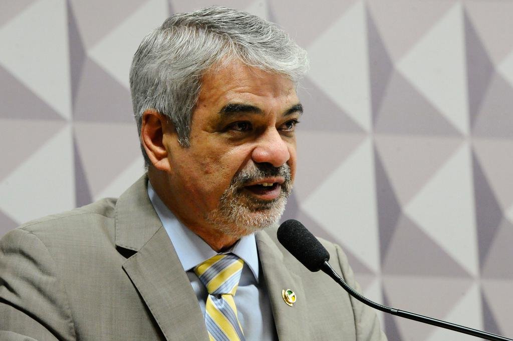 Humberto Costa defende a inadmissibilidade do processo contra a presidenta Dilma Rousseff