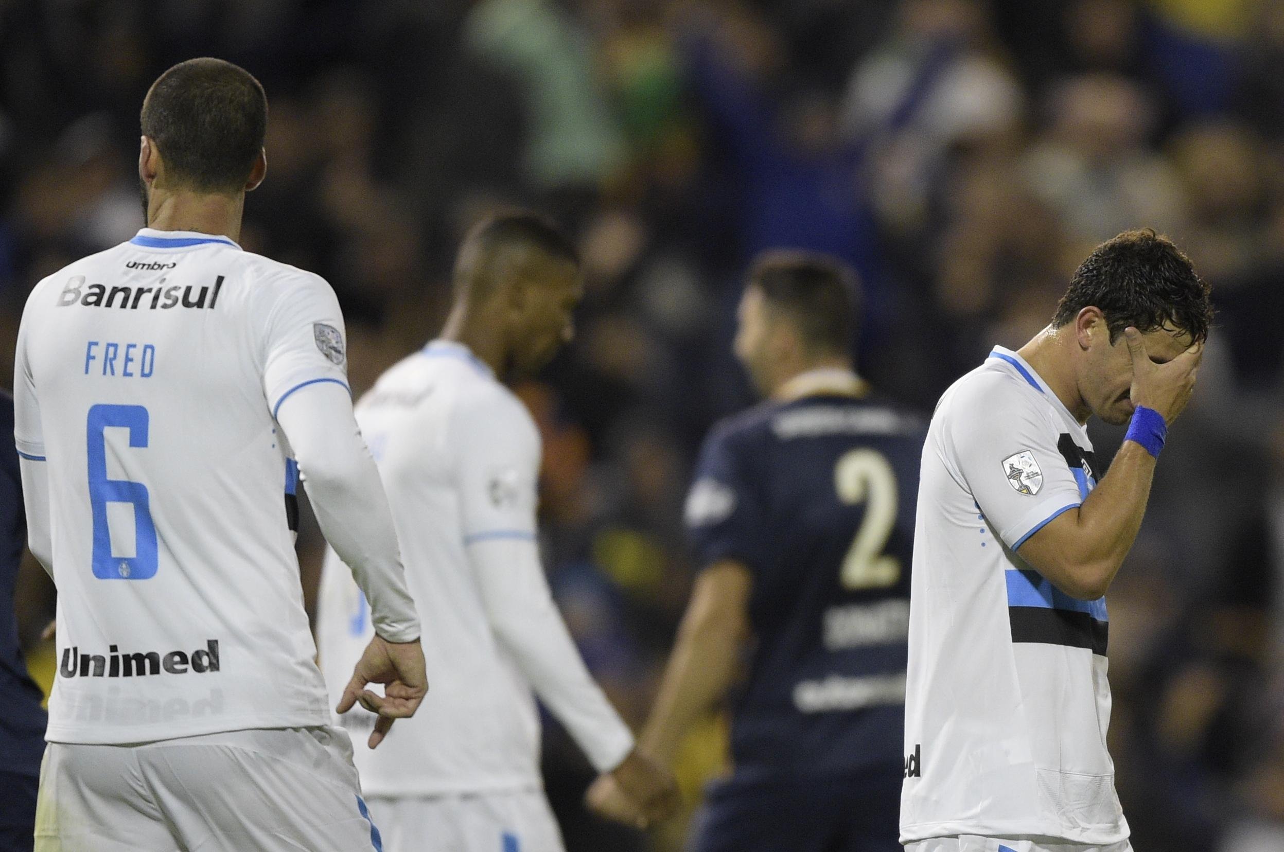 Tricolor foi dominado por equipe argentina e acabou derrotado por 3 a 0