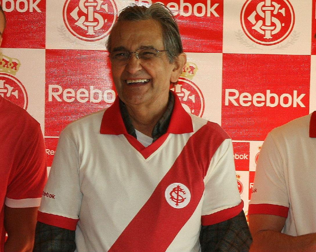 Ex-craque do Inter Larry morre aos 83 anos em Porto Alegre	