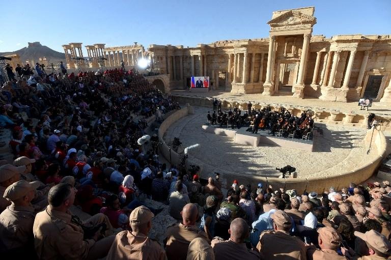 Cerca de 400 espectadores se reuniram para assistir o espet&aacute;culo
