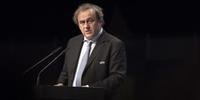 Platini renuncia à presidência da Uefa após redução de pena    