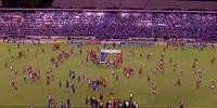 Torcedores do CSA e do CRB protagonizaram cenas lamentáveis em pleno estádio Rei Pelé