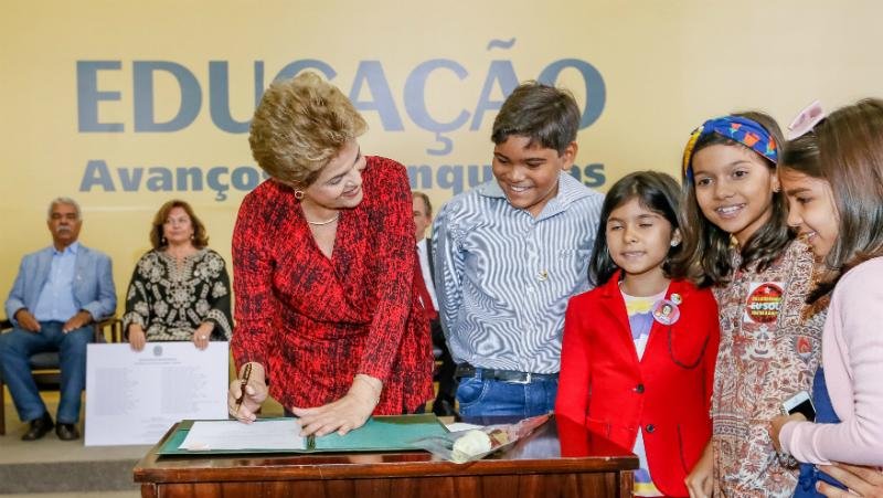 Presidente Dilma assinou nesta segunda-feira o projeto que ser&aacute; encaminhado ao Congresso
