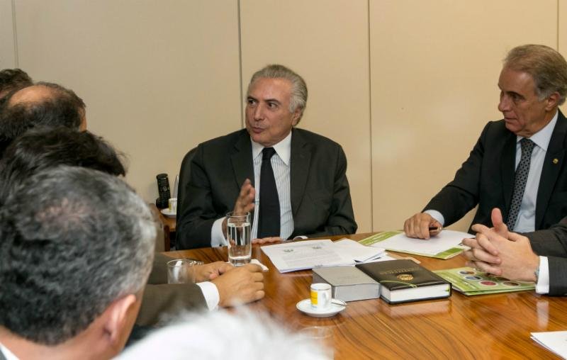 Equipe de Temer elabora PEC para garantir foro privilegiado a presidente do BC