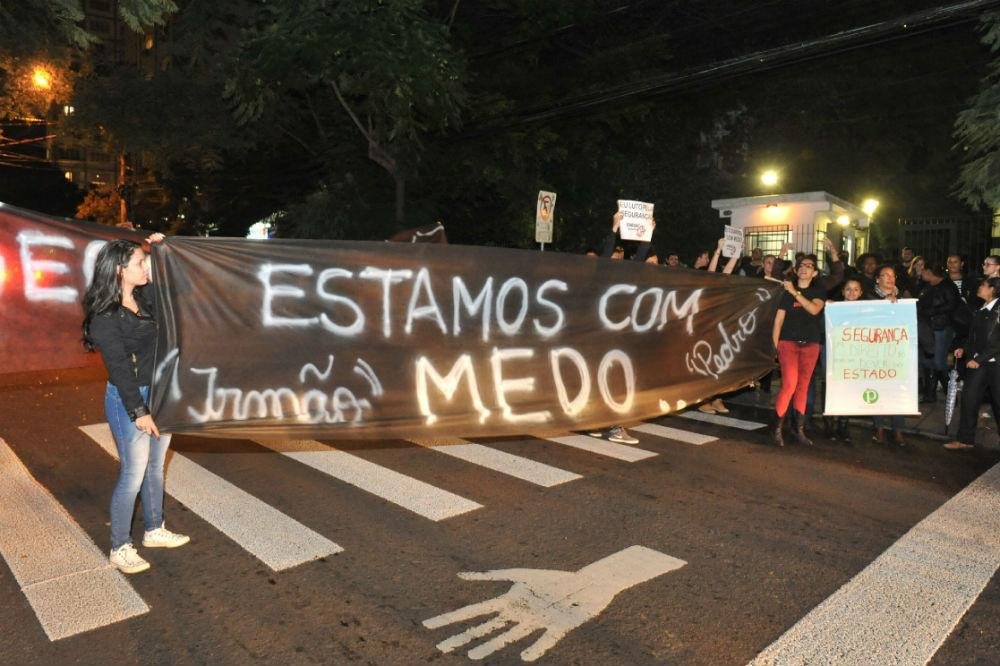 Movimento denunciou sequ&ecirc;ncia de assaltos na F&eacute;lix da Cunha e Crist&oacute;v&atilde;o Colombo