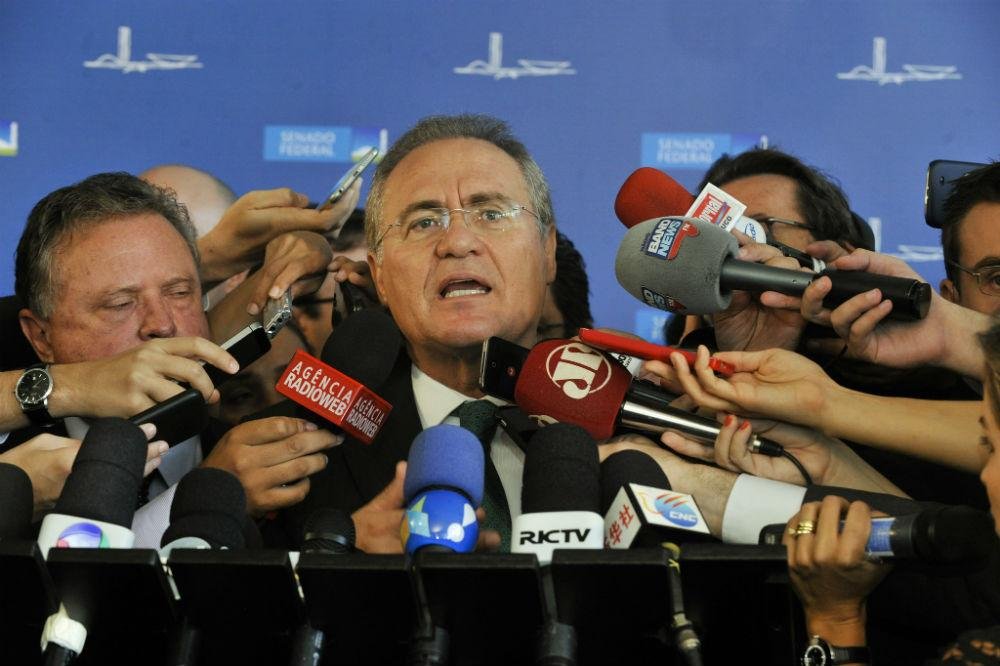 No momento, presidente do Senado declarava que n&atilde;o iria votar sobre processo de impeachment de Dilma