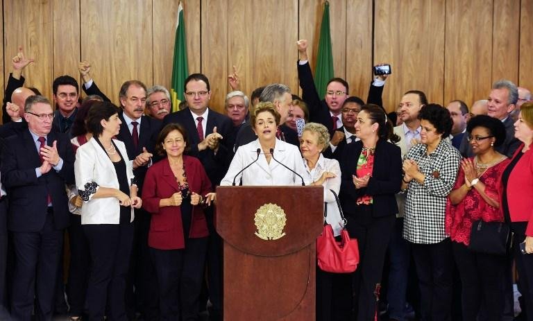 PT ga&uacute;cho orientou filiados a deixarem cargos ap&oacute;s afastamento de Dilma