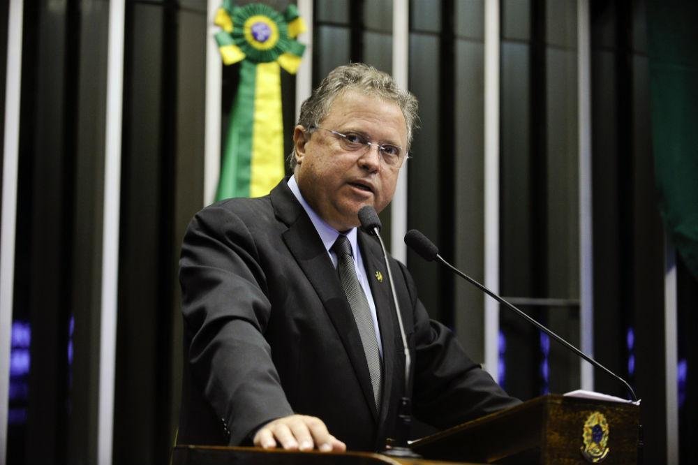 Natural de Torres (RS), senador filiou-se ao Partido Progressista na &uacute;ltima quarta-feira