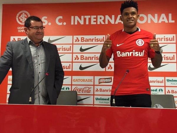 Anselmo foi apresentado na tarde desta quinta-feira no Inter