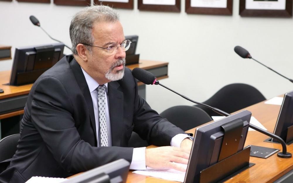 Em 2007 foi denunciado por improbidade administrativa pela Procuradoria da Rep&uacute;blica no Distrito Federal 