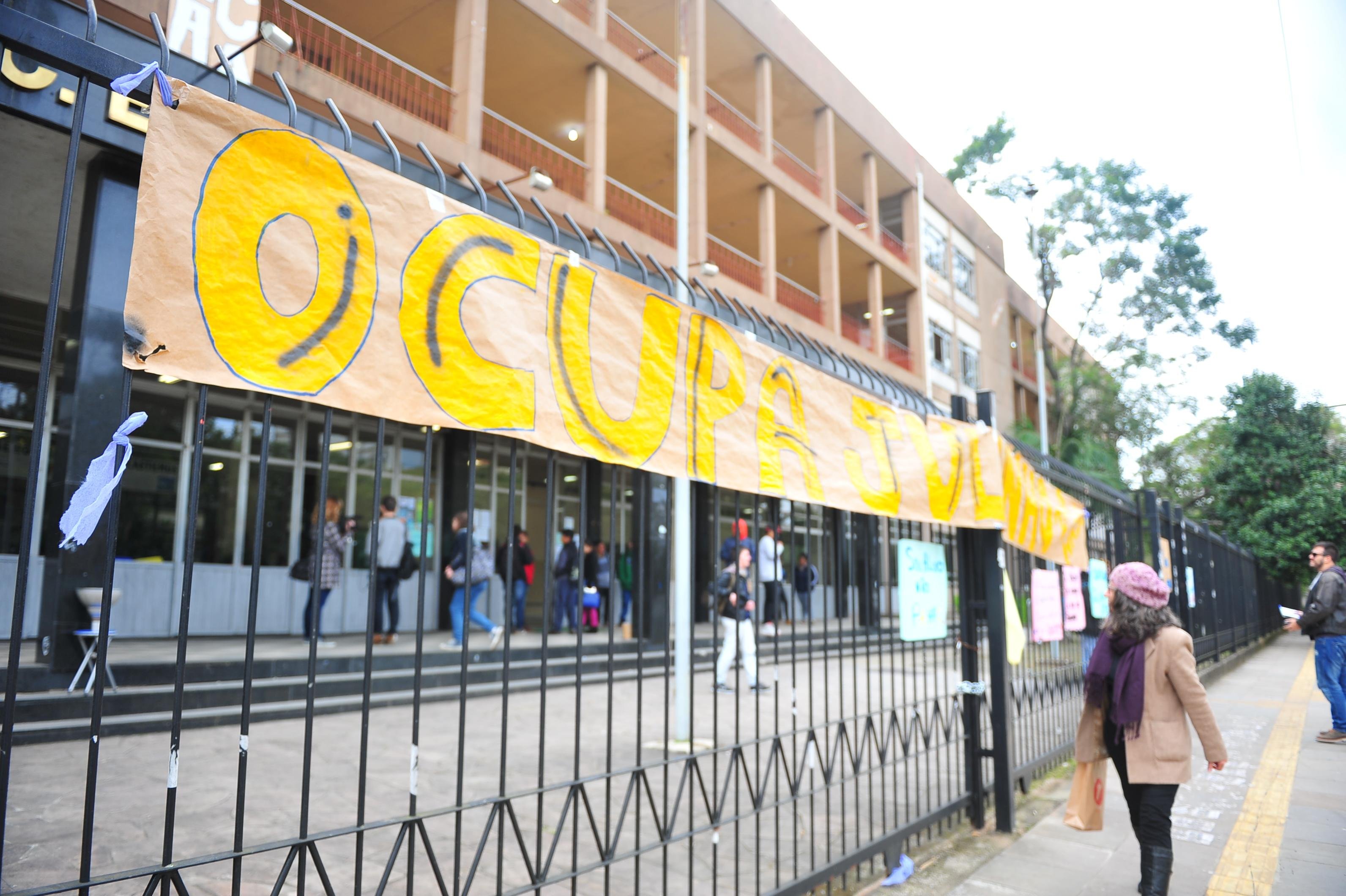 Porto Alegre tem cinco escolas ocupadas por estudantes