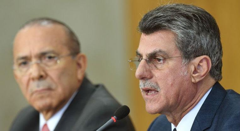 Governo interino quer cortar 4 mil cargos comissionados