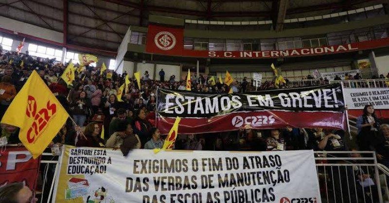 Decis&atilde;o foi tomada em assembleia na tarde desta sexta-feira