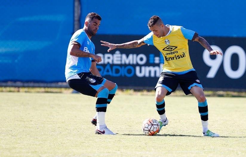 Gr&ecirc;mio treina bolas paradas antes da estreia no Brasileir&atilde;o