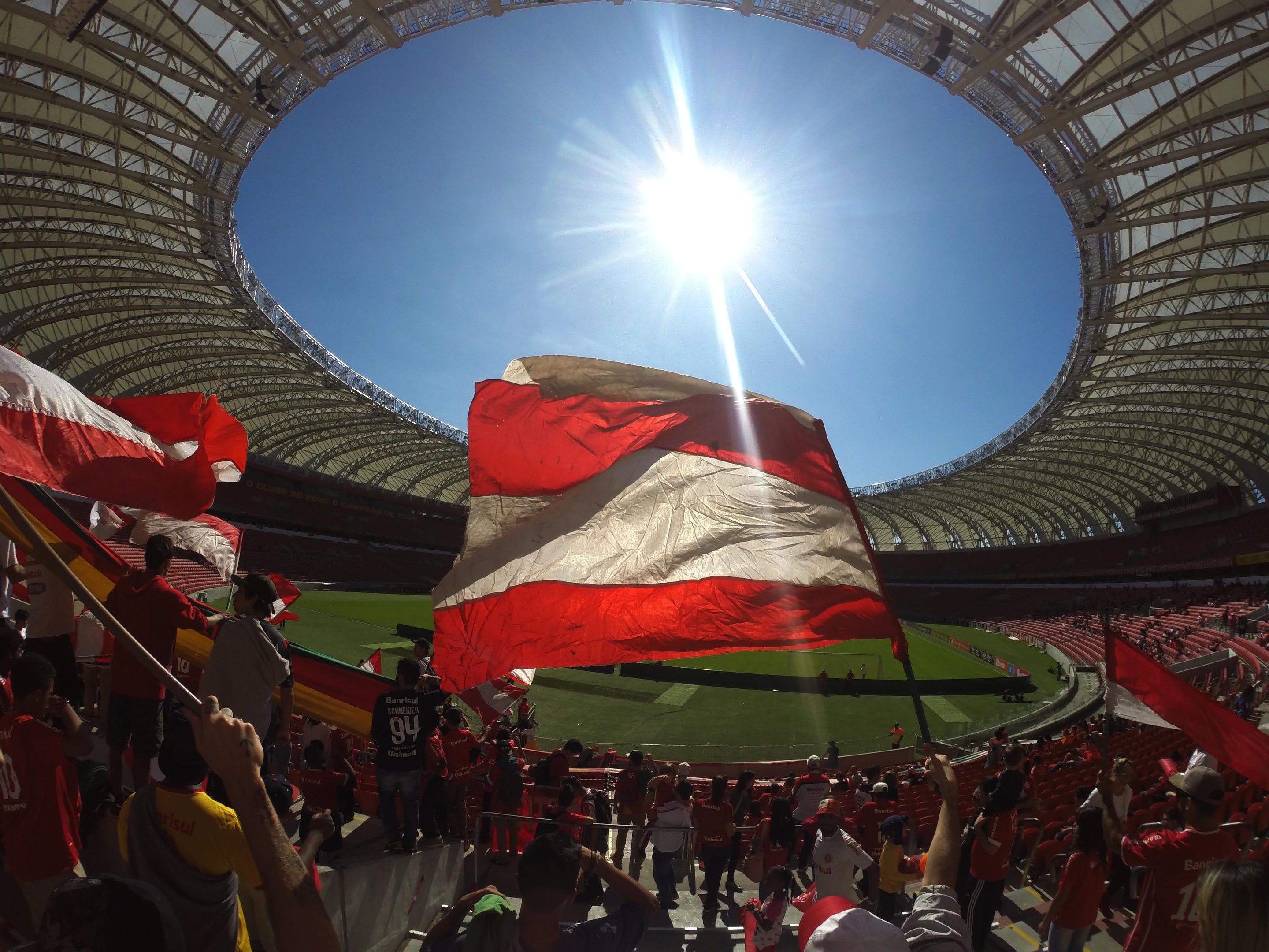 Mais de mil torcedores participam de treino solid&aacute;rio do Inter