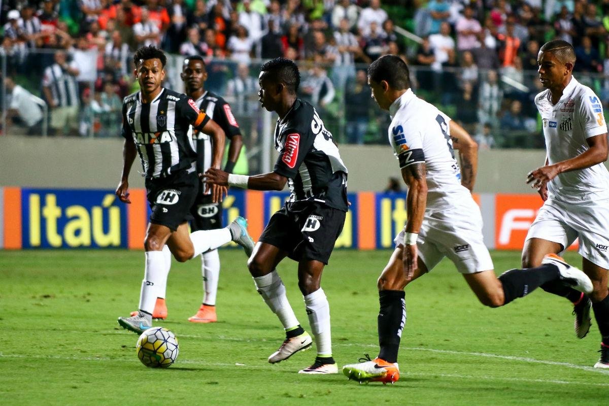 Galo derrotou Santos na estreia do Brasileir&atilde;o