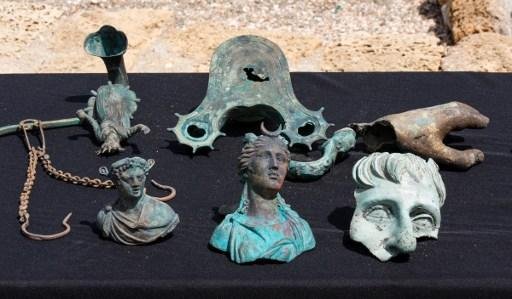 Objetos com 1,6 mil anos foram resgatados no antigo porto de Cesareia