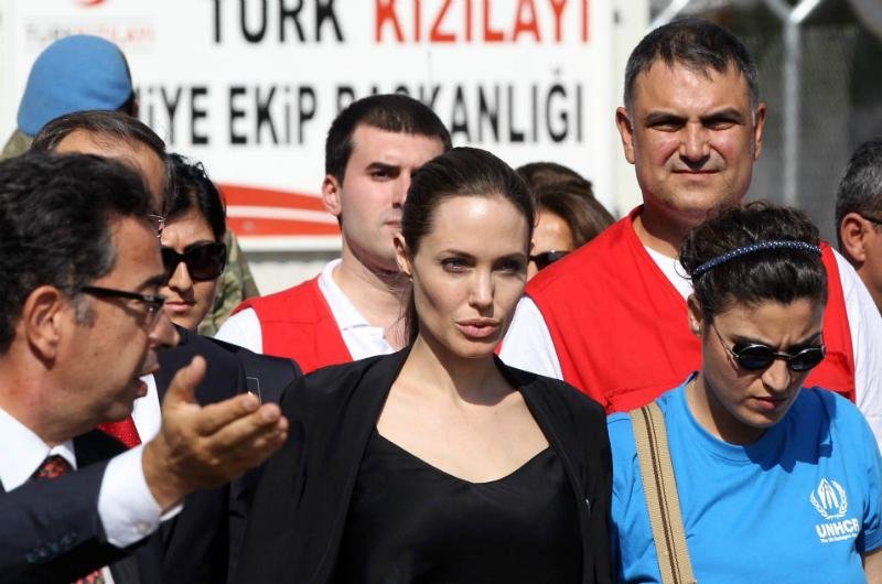 Angelina Jolie pede generosidade em crise migrat&oacute;ria