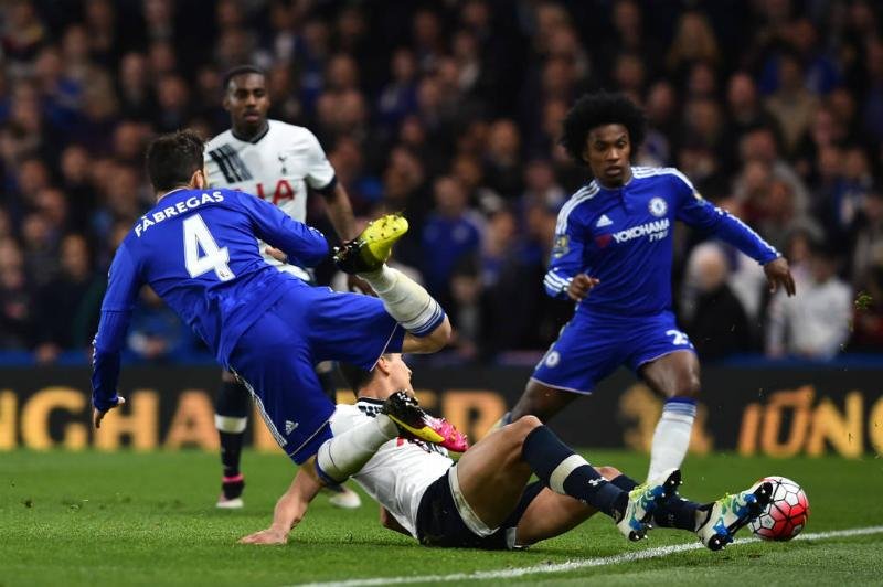Chelsea e Tottenham recebem puni&ccedil;&atilde;o milion&aacute;ria por indisciplina