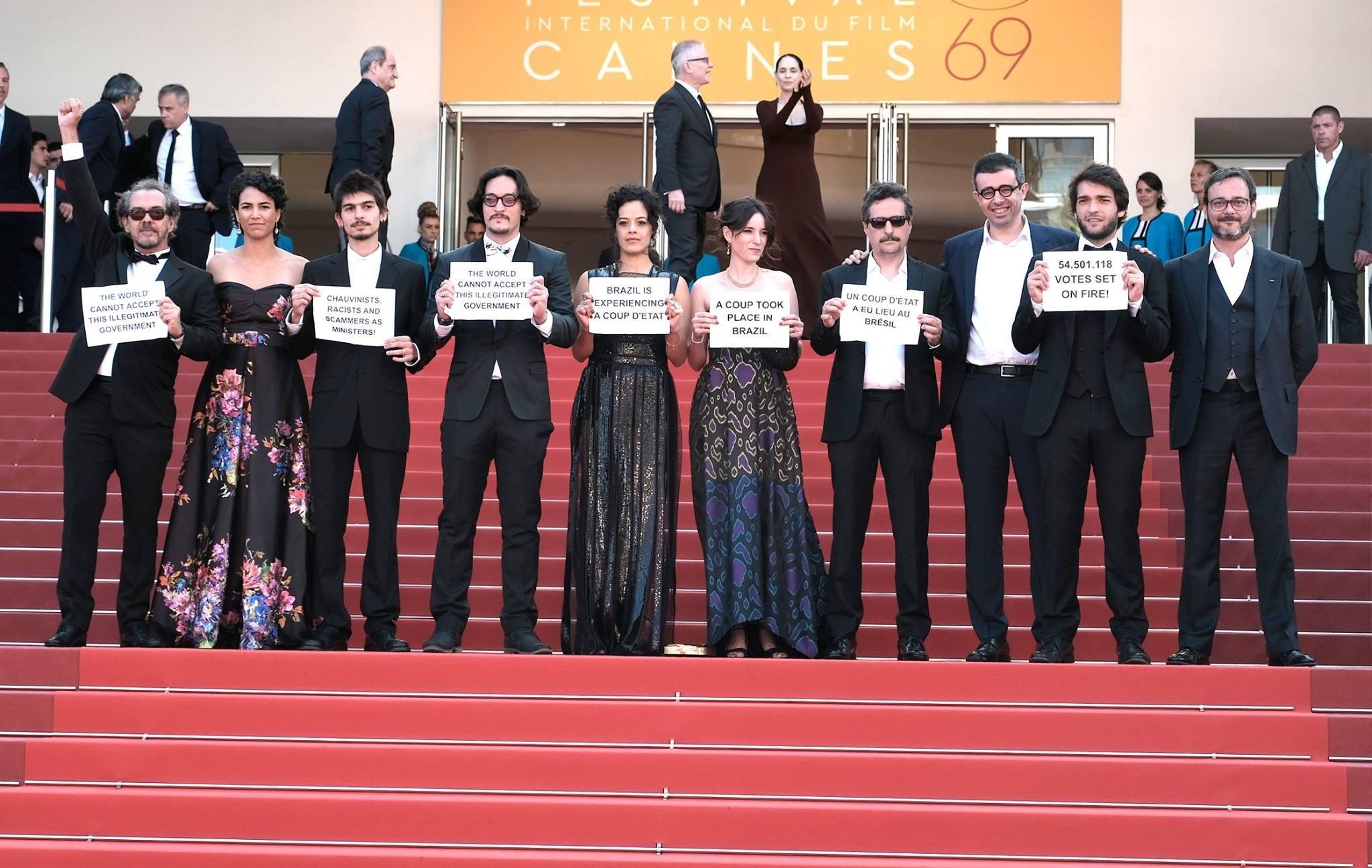 Brasileiros criticam "golpe" e fim do minist&eacute;rio da Cultura em Cannes