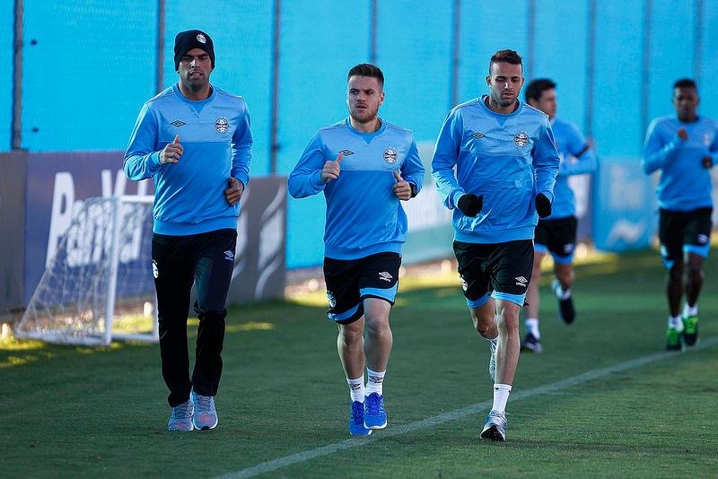 Titulares do Gr&ecirc;mio apenas correram no gramado do CT nesta ter&ccedil;a
