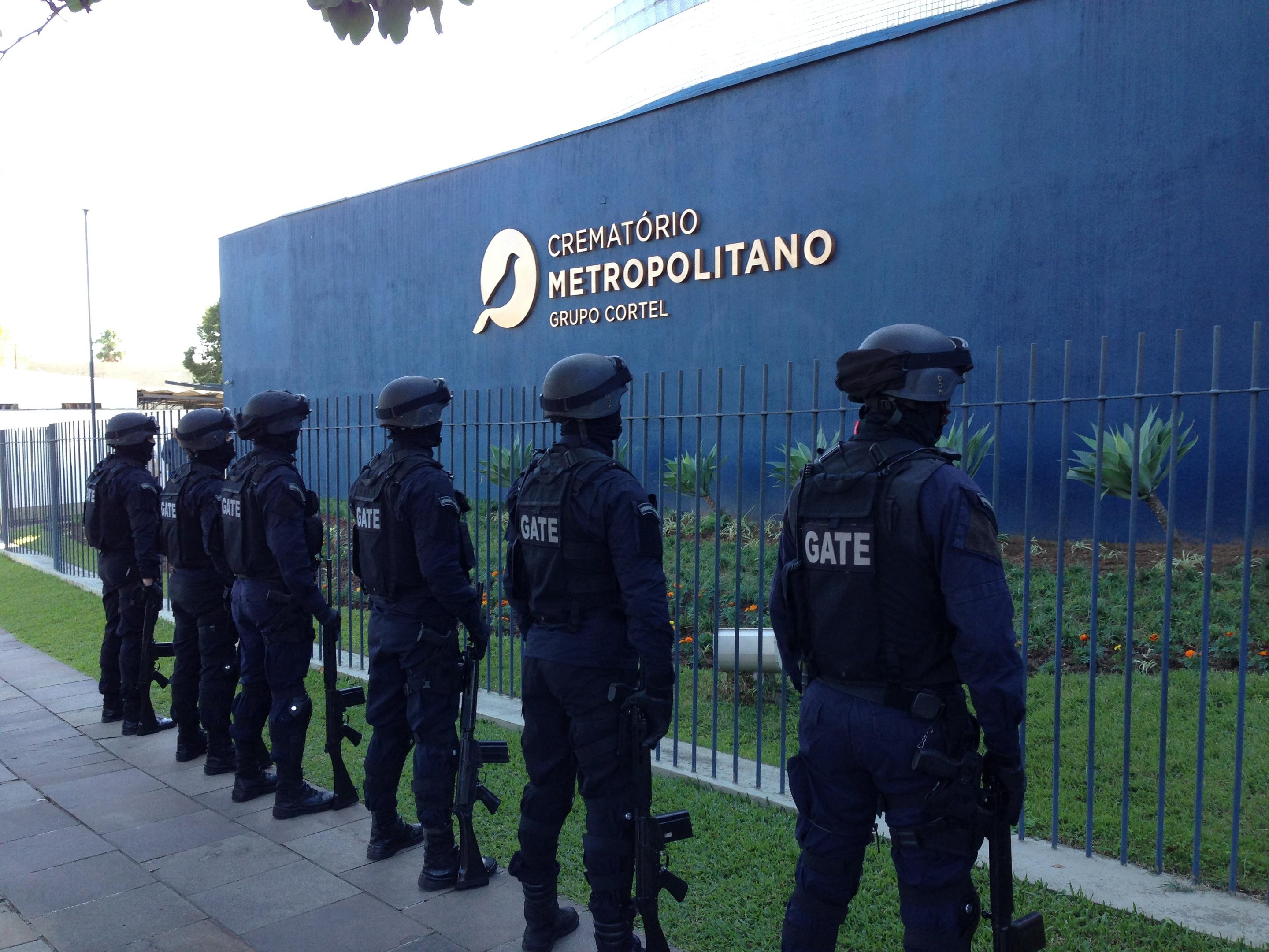 Efetivo do Grupo de A&ccedil;&otilde;es T&aacute;ticas Especiais presta homenagem ao tenente morto