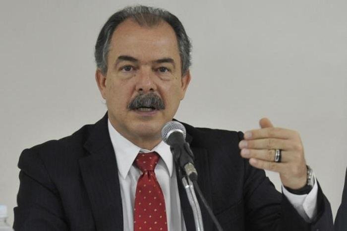 Ex-ministro da Educa&ccedil;&atilde;o Aloizio Mercadante est&aacute; entre os que v&atilde;o receber o pagamento 