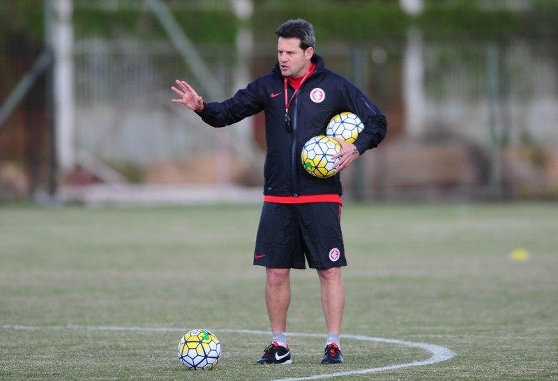 Argel testa mudan&ccedil;as no Inter