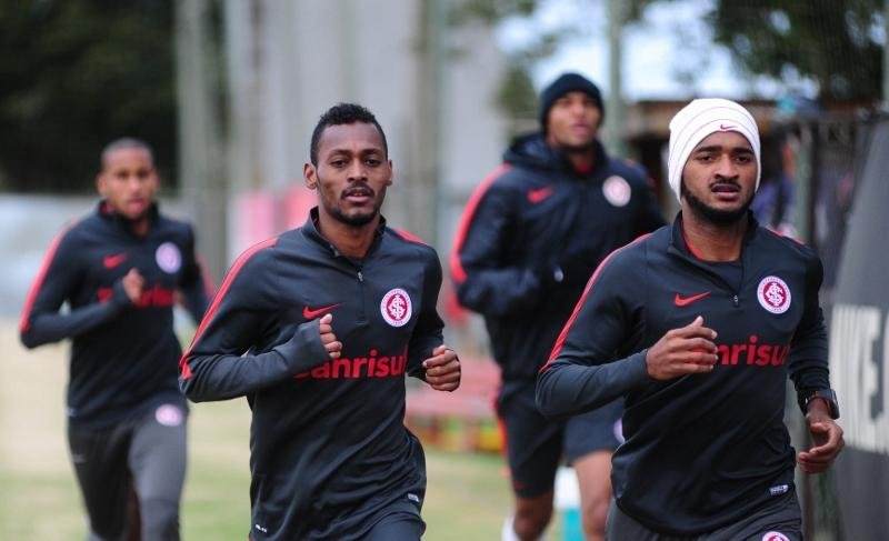 Artur admitiu que o empate com a Chapecoense deixou o Inter com a miss&atilde;o de buscar a vit&oacute;ria no Morumbi