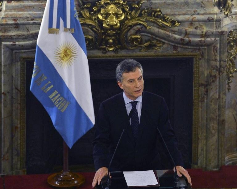 Congresso argentino aprova lei antidemiss&atilde;o, primeira derrota de Macri