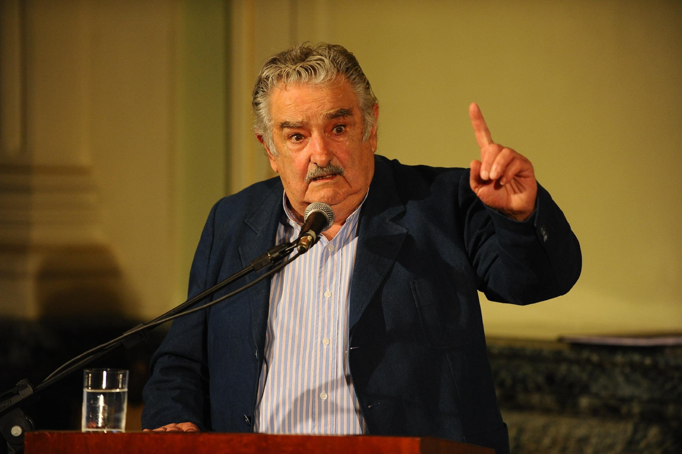 Rea&ccedil;&atilde;o &eacute; devido pol&ecirc;mica entre presidente venezuelano e ex-ministro uruguaio