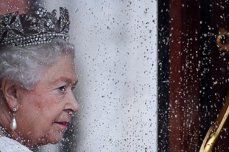 Homem &eacute; detido ao tentar entrar no pal&aacute;cio de Buckingham