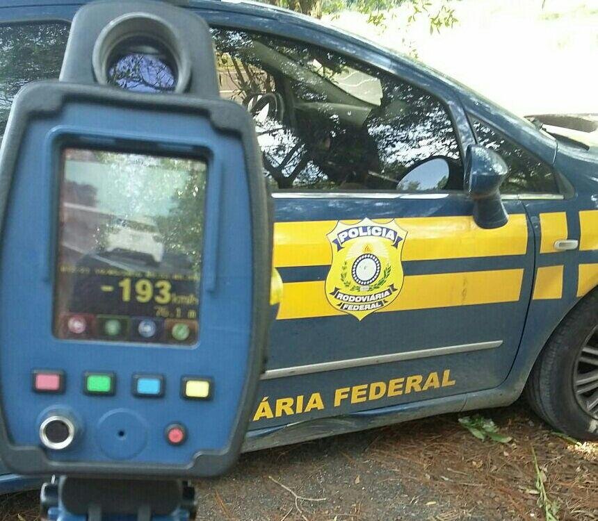 PRF flagrou condutor a 193 km/h